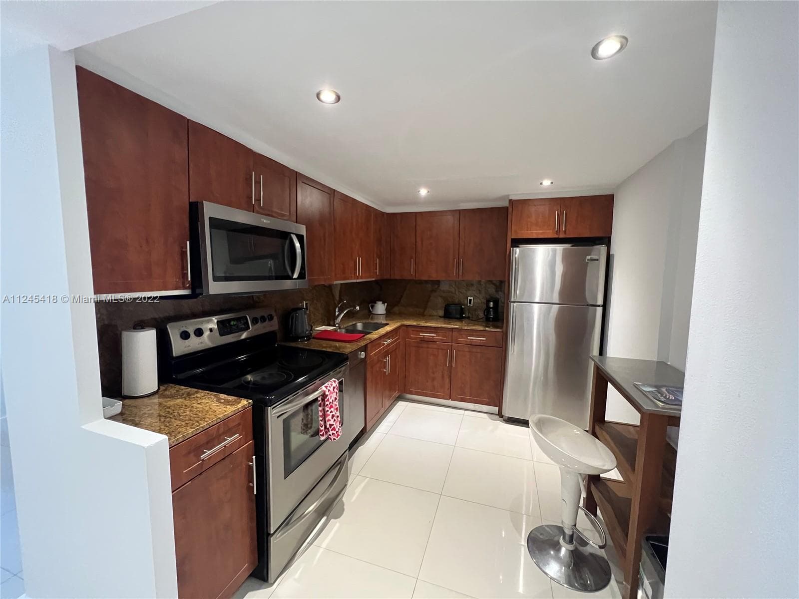 A11245418 — Miami Beach — 2
