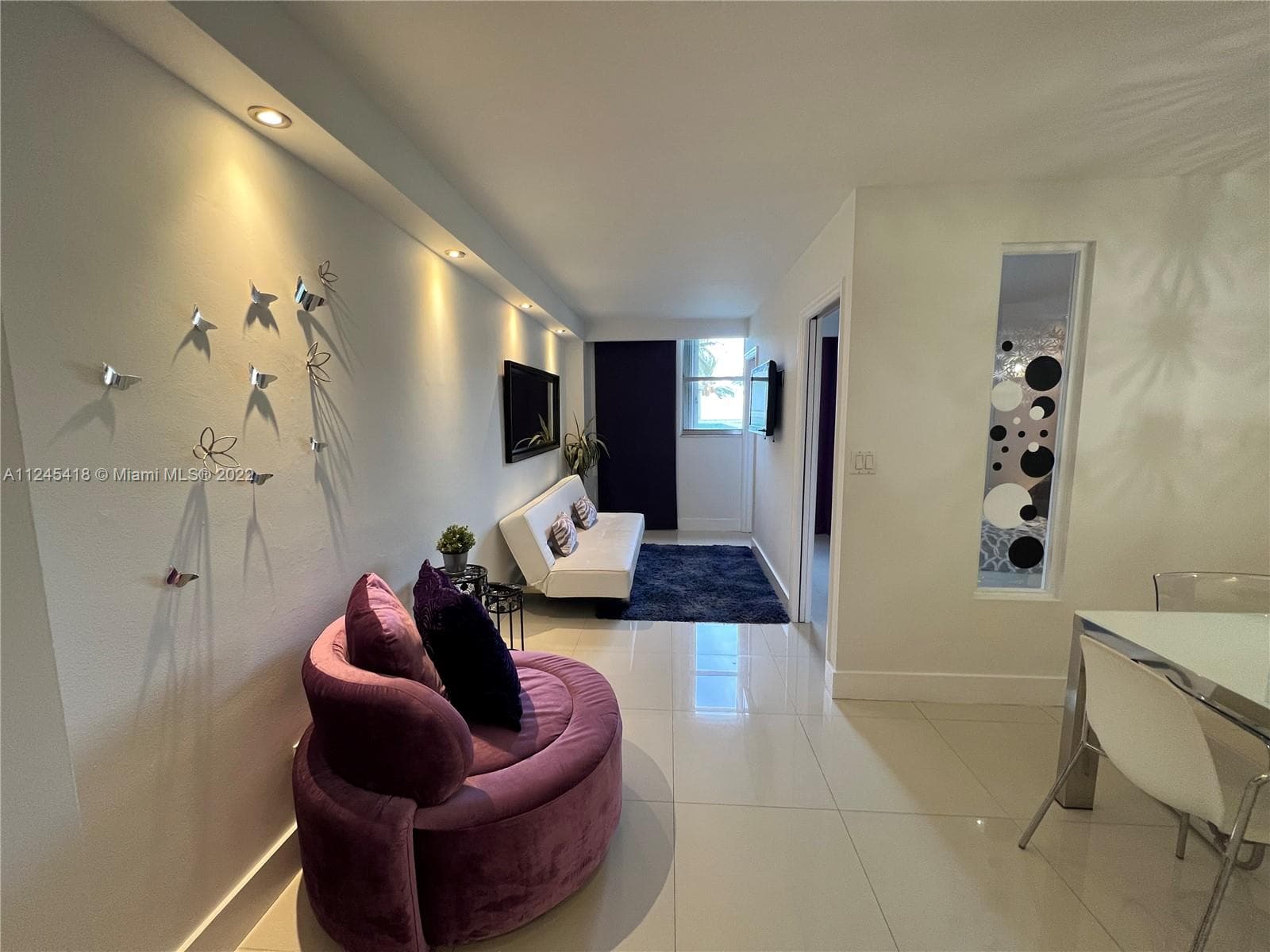 A11245418 — Miami Beach — 4