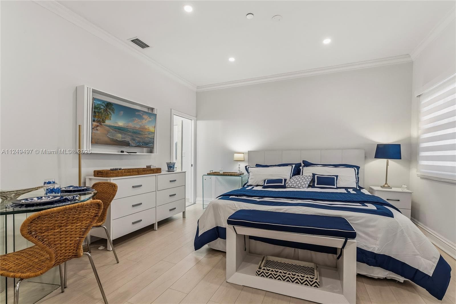 A11249497 — Miami Beach — 5