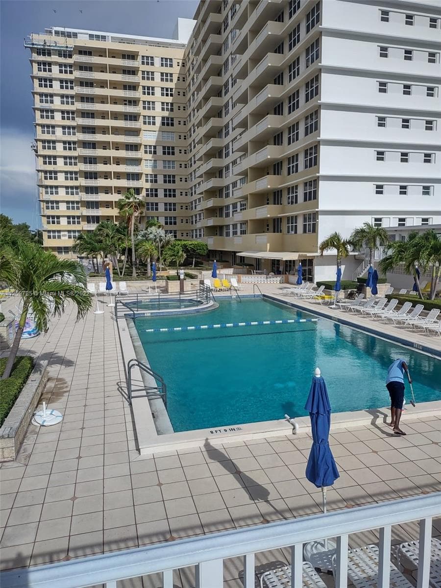 A11252785 — Miami Beach — 2