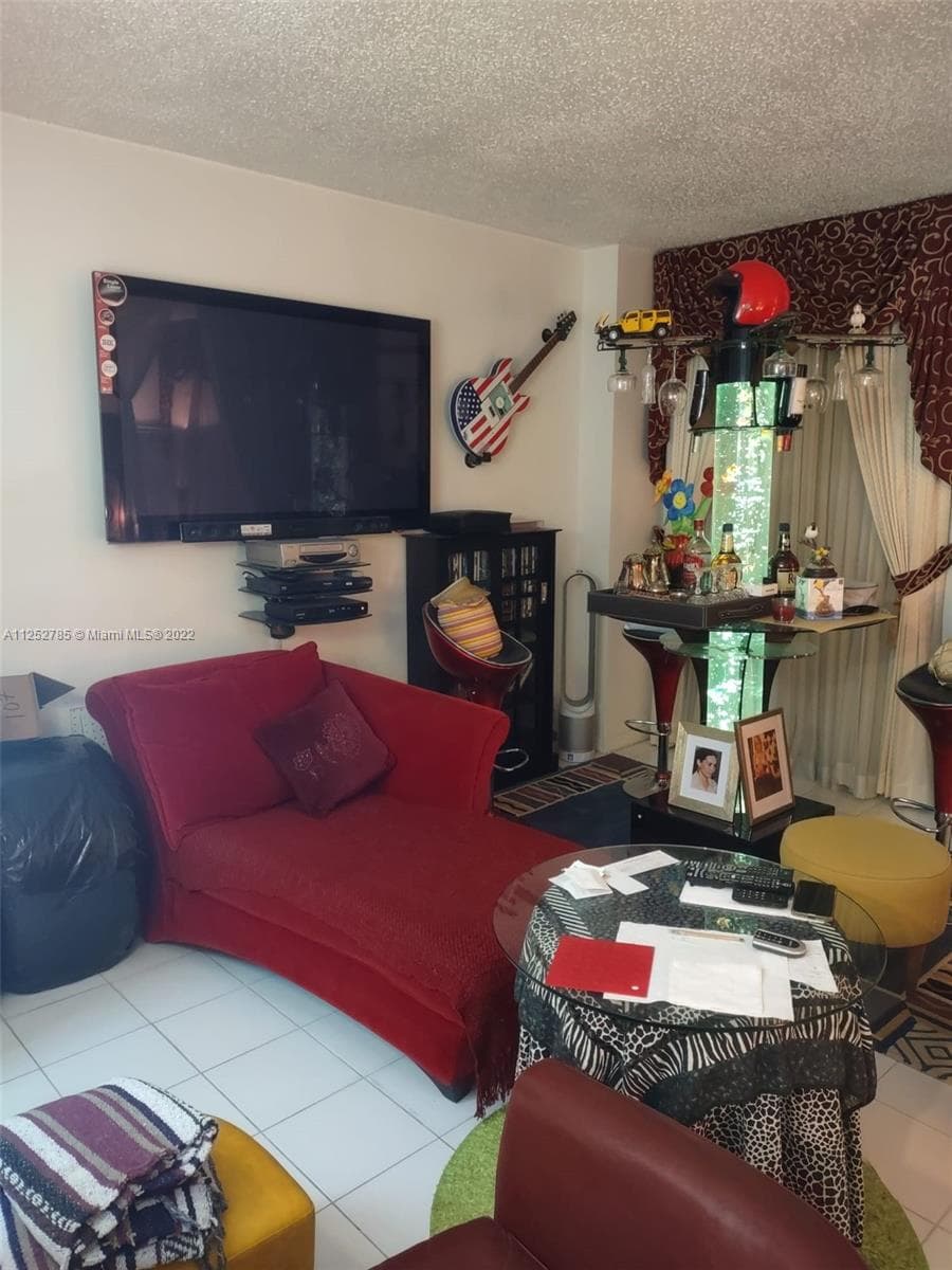 A11252785 — Miami Beach — 8