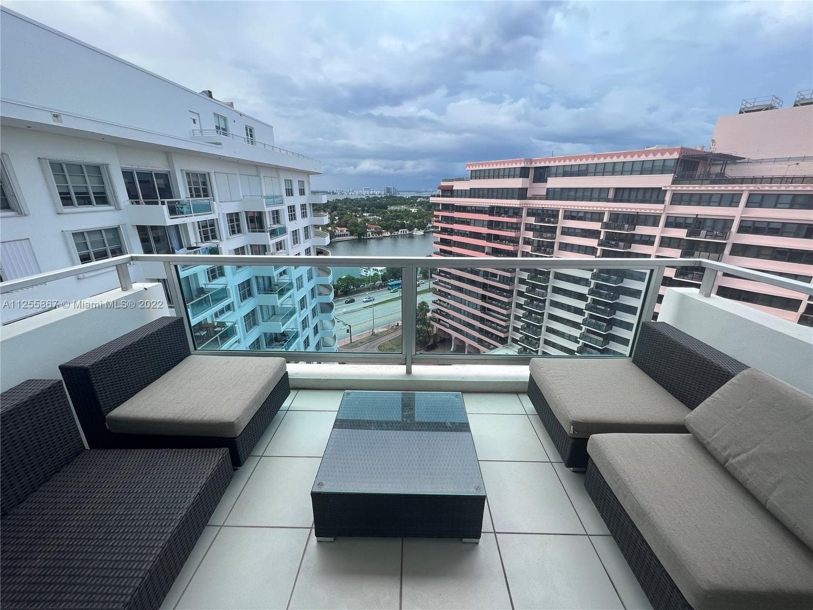 A11255867 — Miami Beach — 2