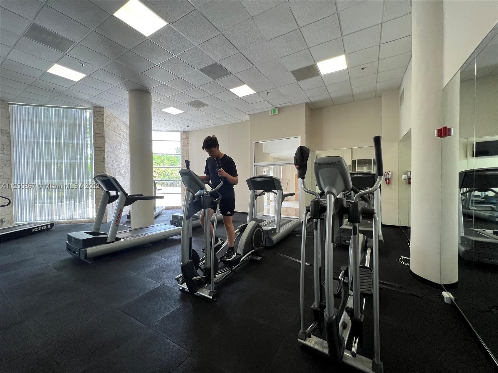 A11255867 — Miami Beach — 30