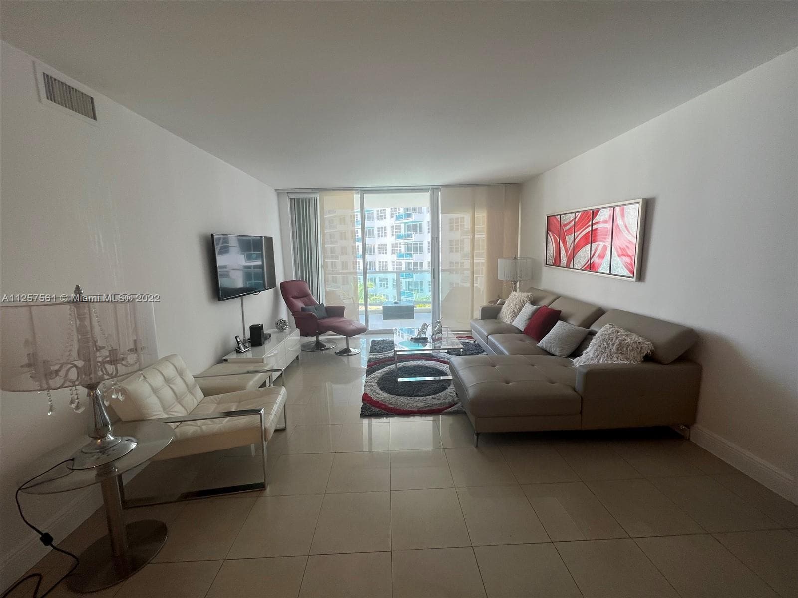 A11257561 — Miami Beach — 3