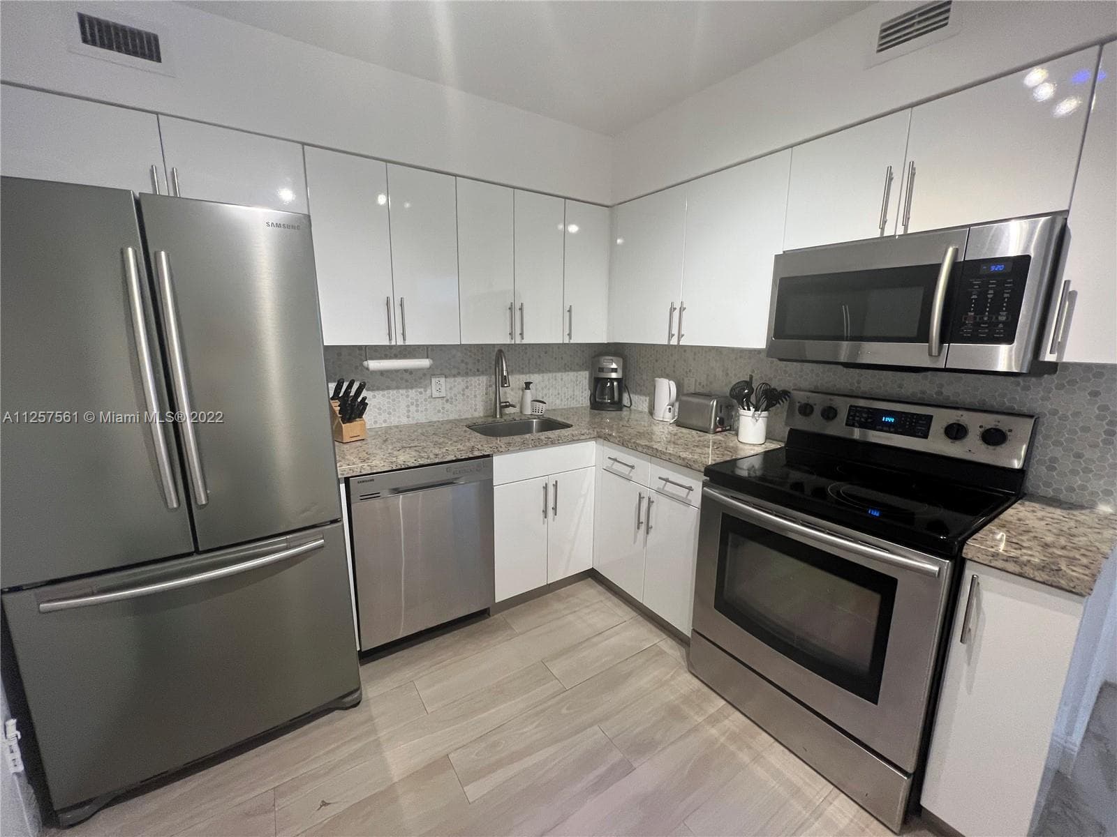 A11257561 — Miami Beach — 5