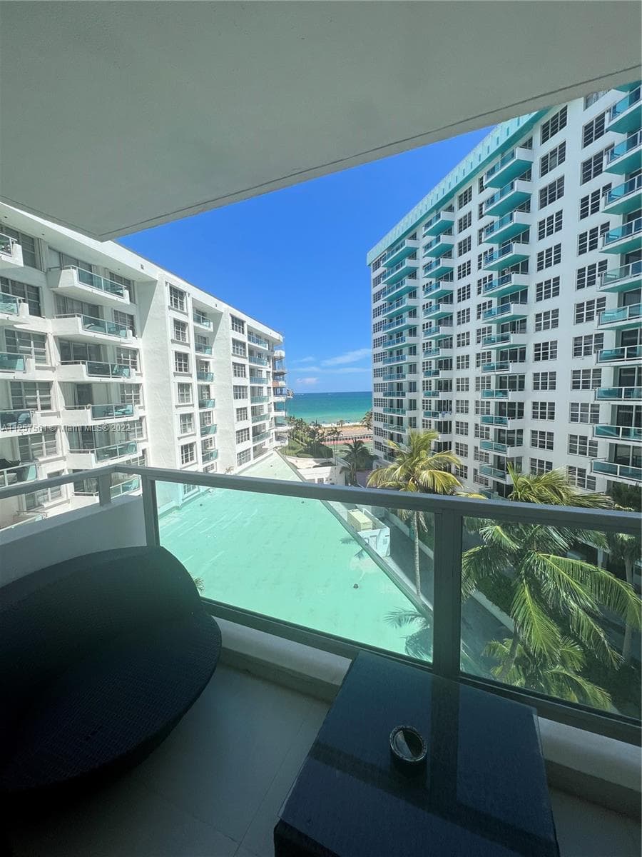 A11257561 — Miami Beach — 11