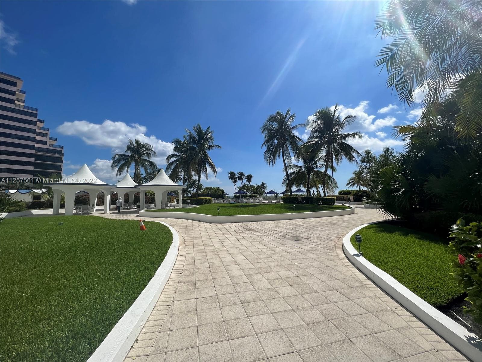 A11257561 — Miami Beach — 21