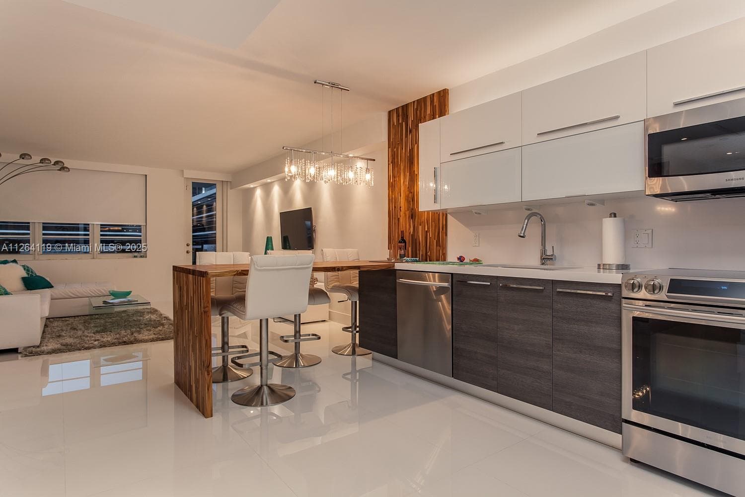 A11264119 — Miami Beach — 10
