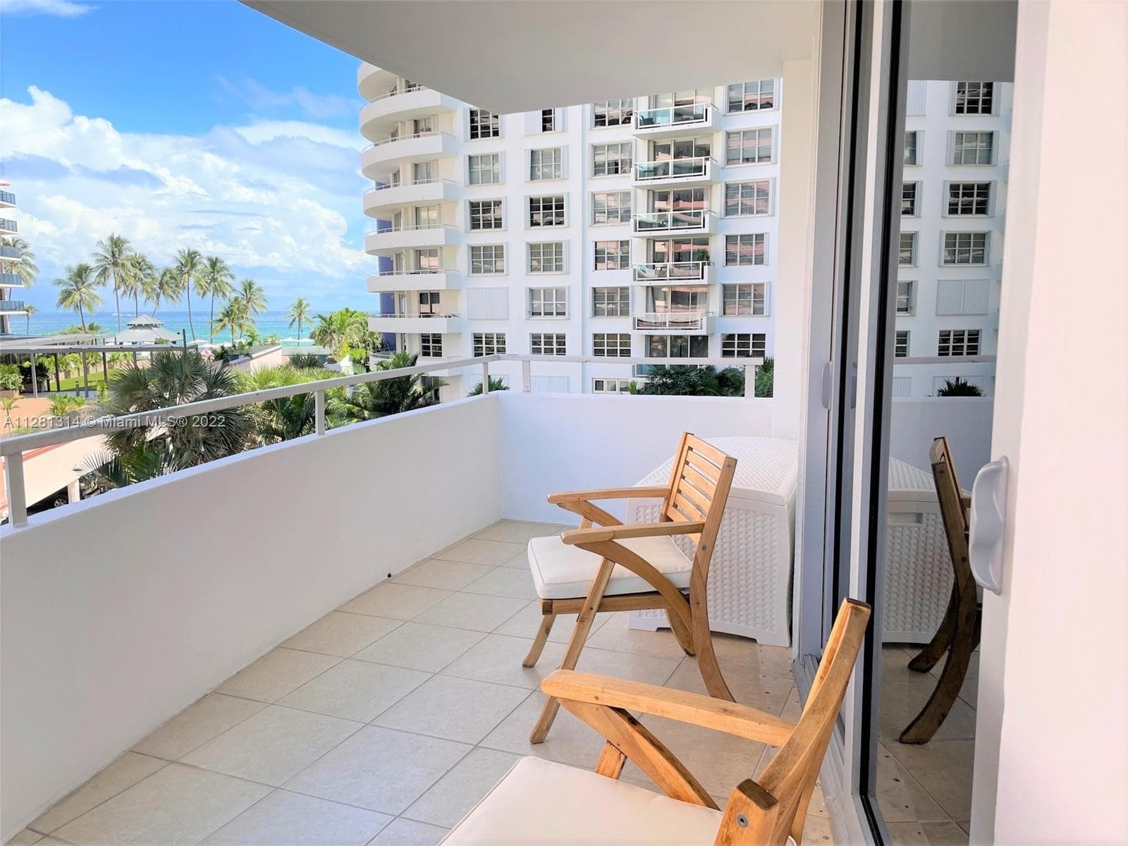 A11281314 — Miami Beach — 22