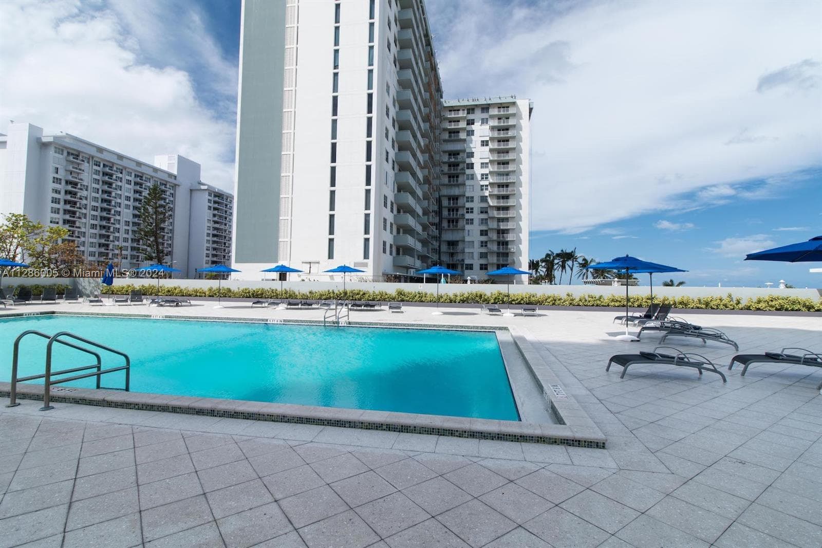 A11286005 — Miami Beach — 37