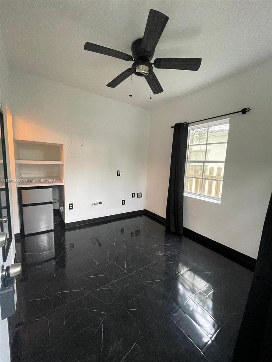 A11289563 — Miami Beach — 3
