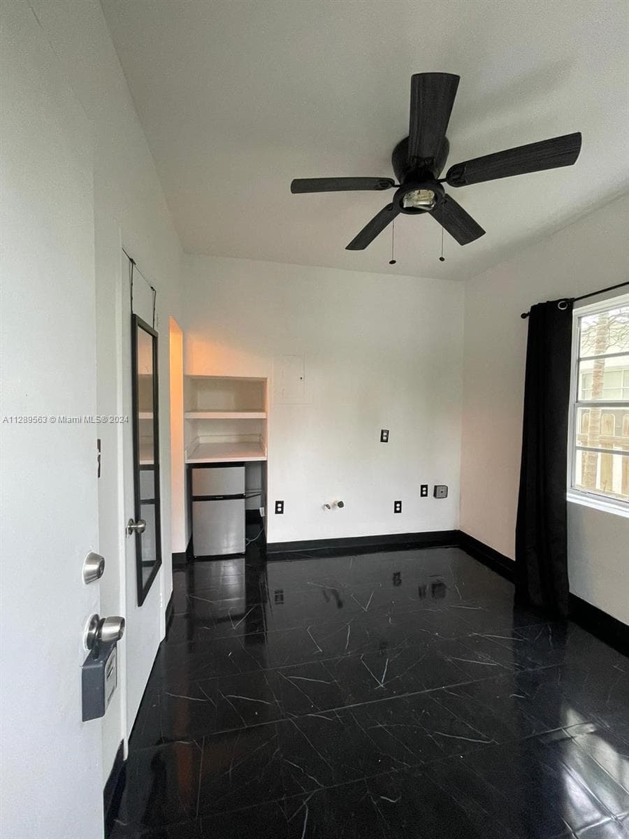 A11289563 — Miami Beach