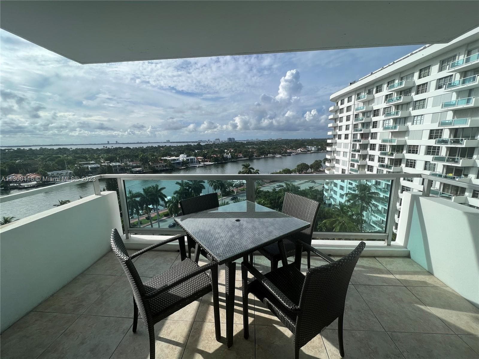 A11300116 — Miami Beach — 4