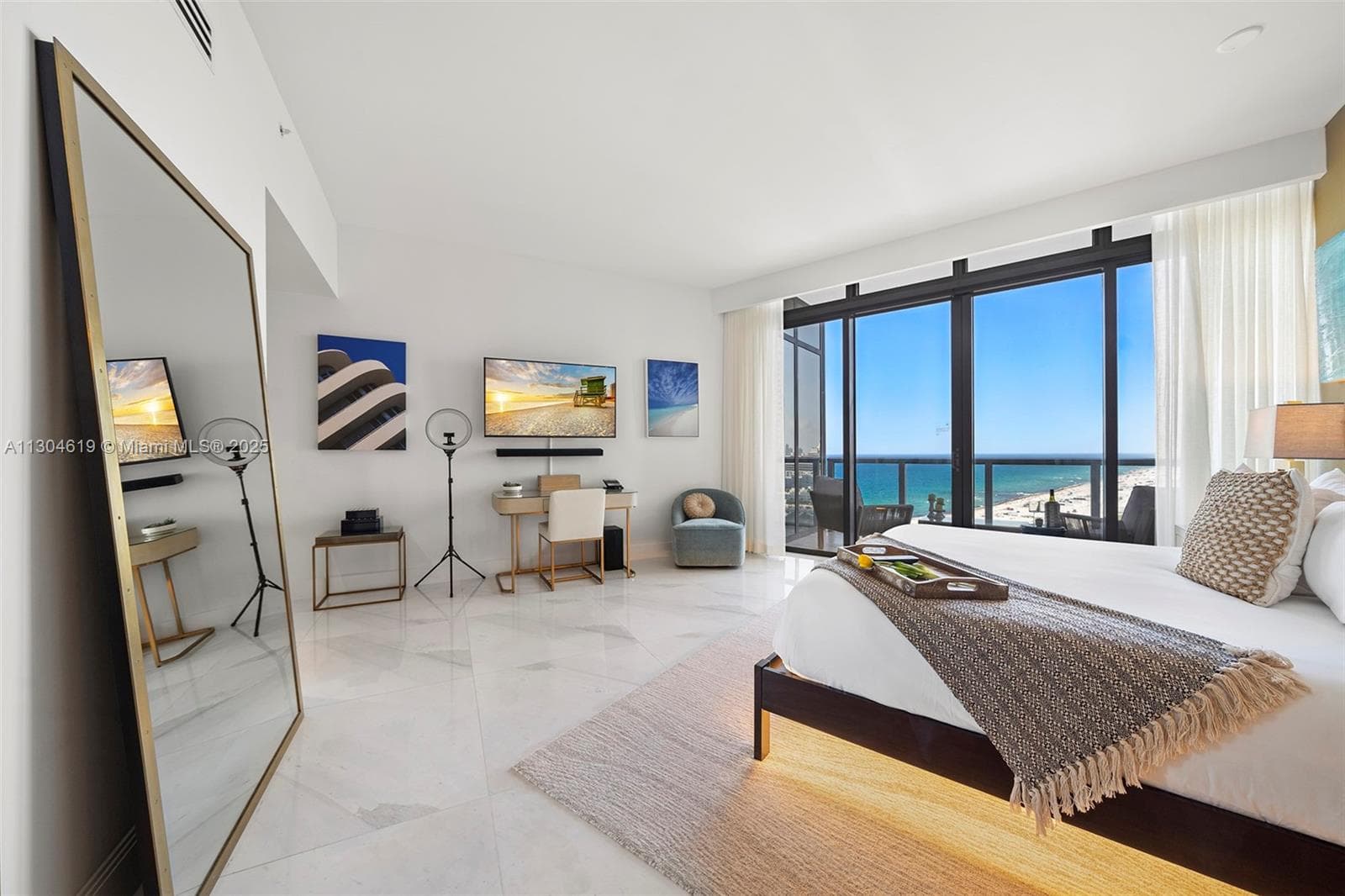 A11304619 — Miami Beach — 16
