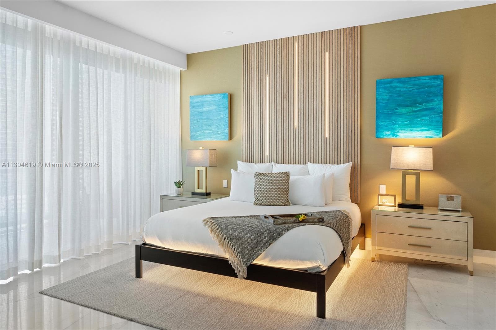 A11304619 — Miami Beach — 15