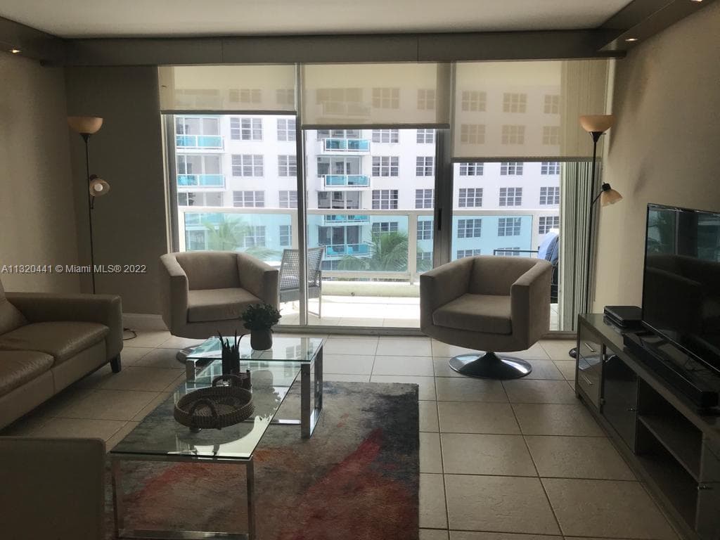 A11320441 — Miami Beach — 16