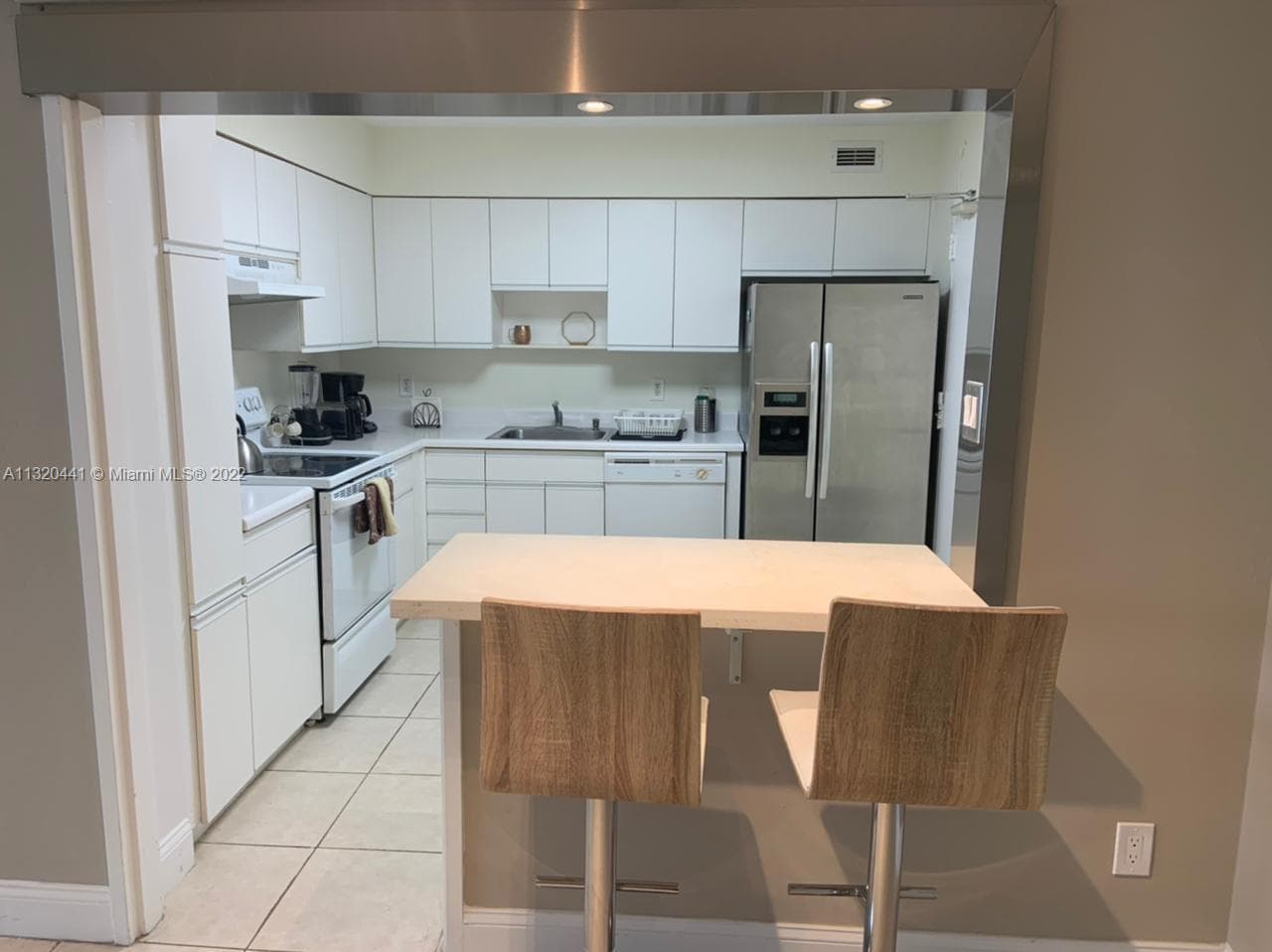 A11320441 — Miami Beach — 3