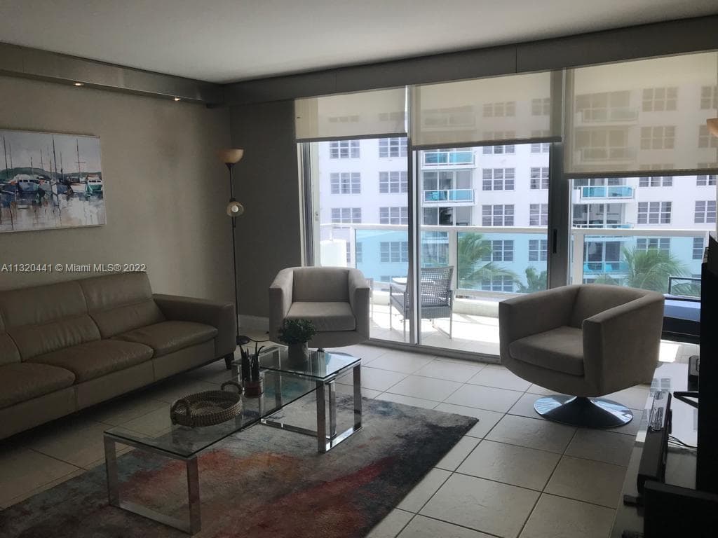 A11320441 — Miami Beach — 18