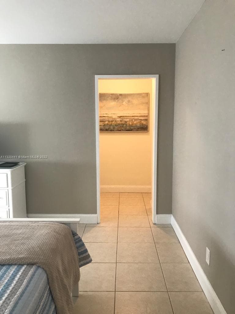 A11320441 — Miami Beach — 19