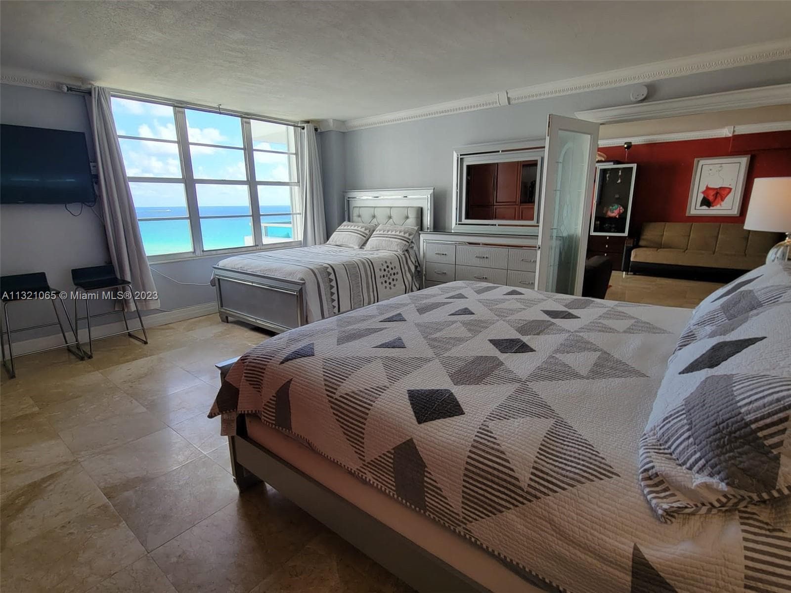 A11321065 — Miami Beach — 6