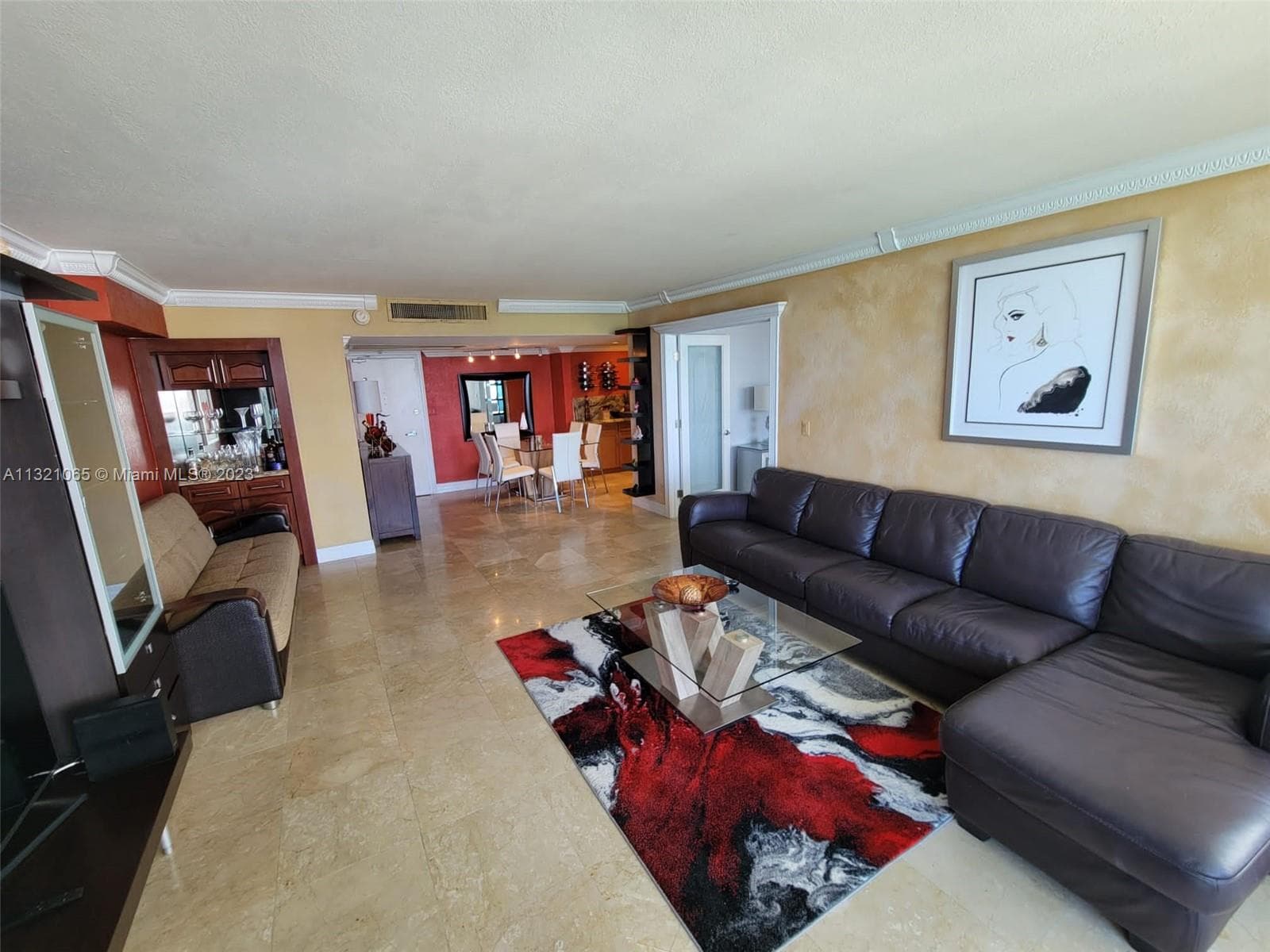 A11321065 — Miami Beach — 9