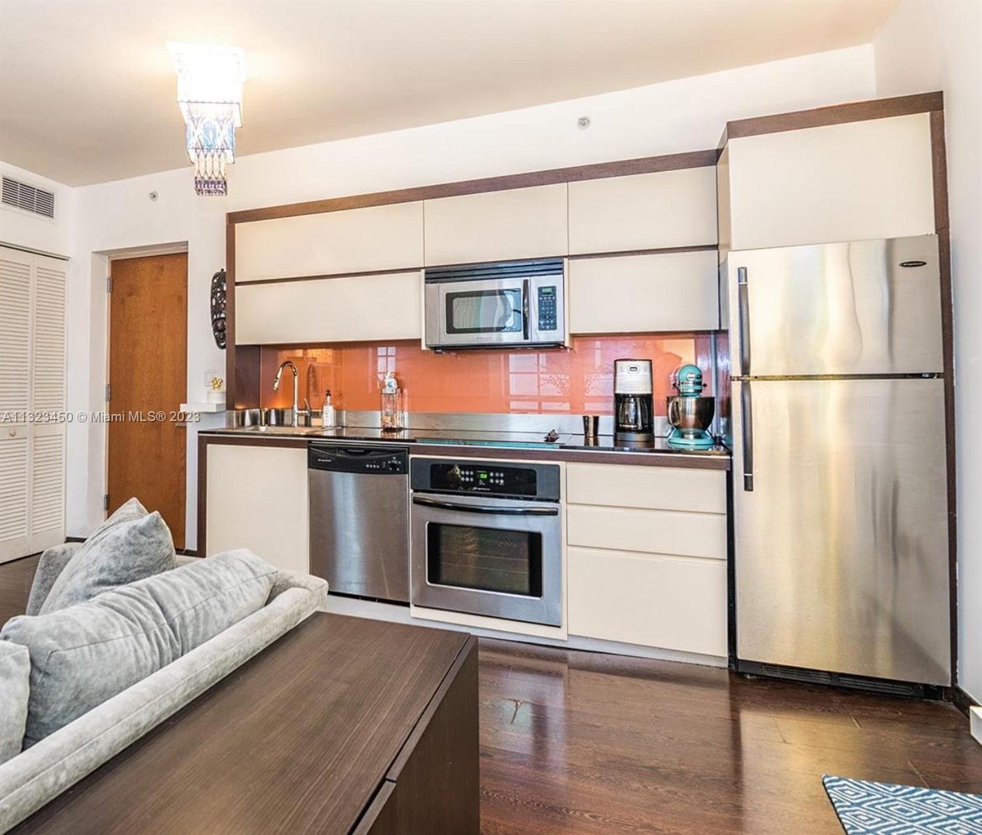 A11323450 — Miami Beach — 3