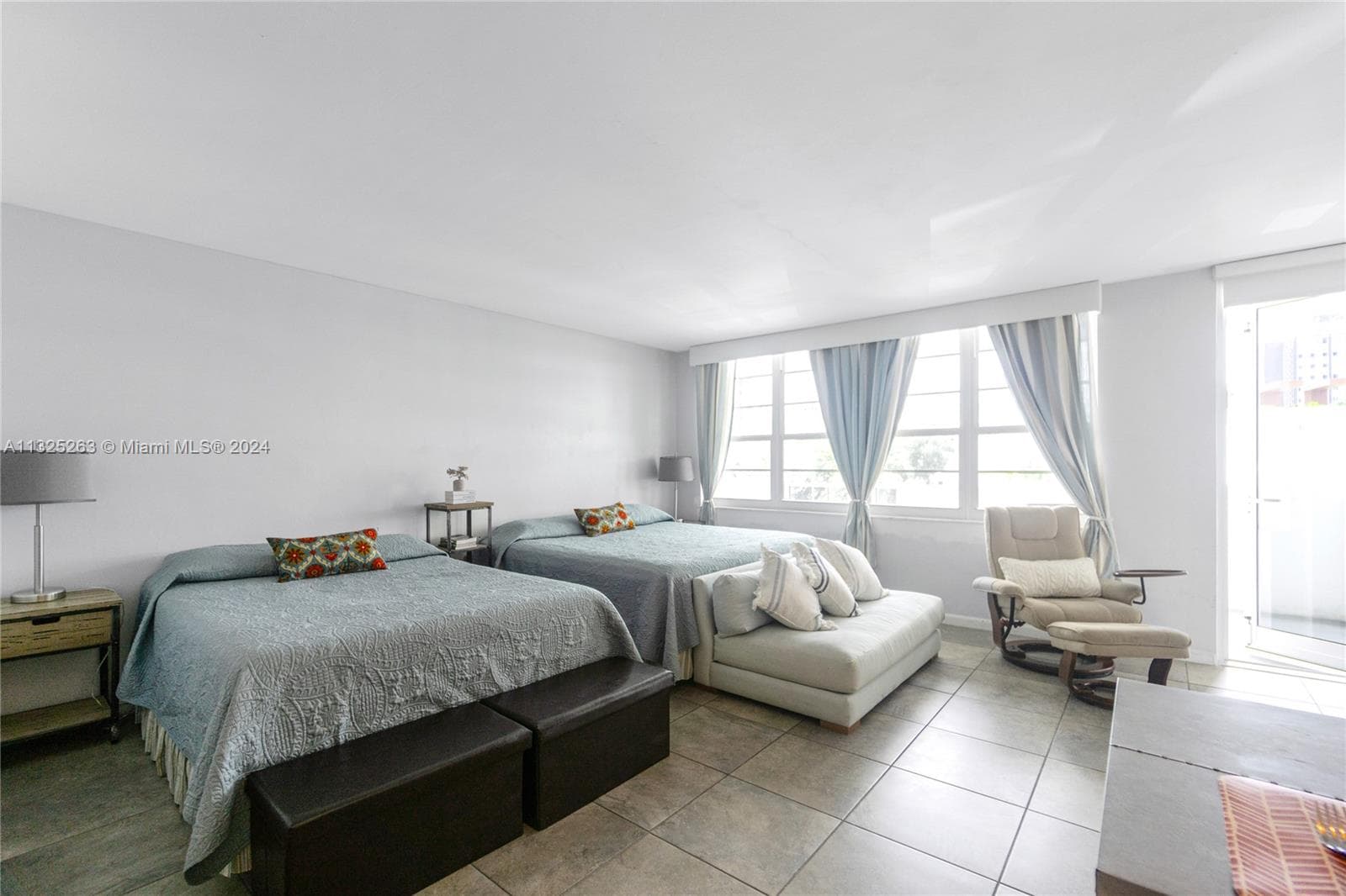 A11325263 — Miami Beach