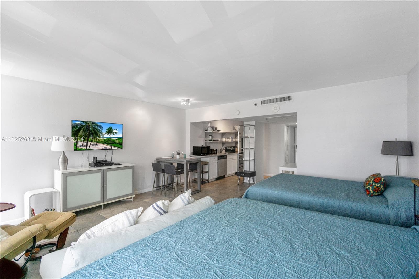A11325263 — Miami Beach — 4