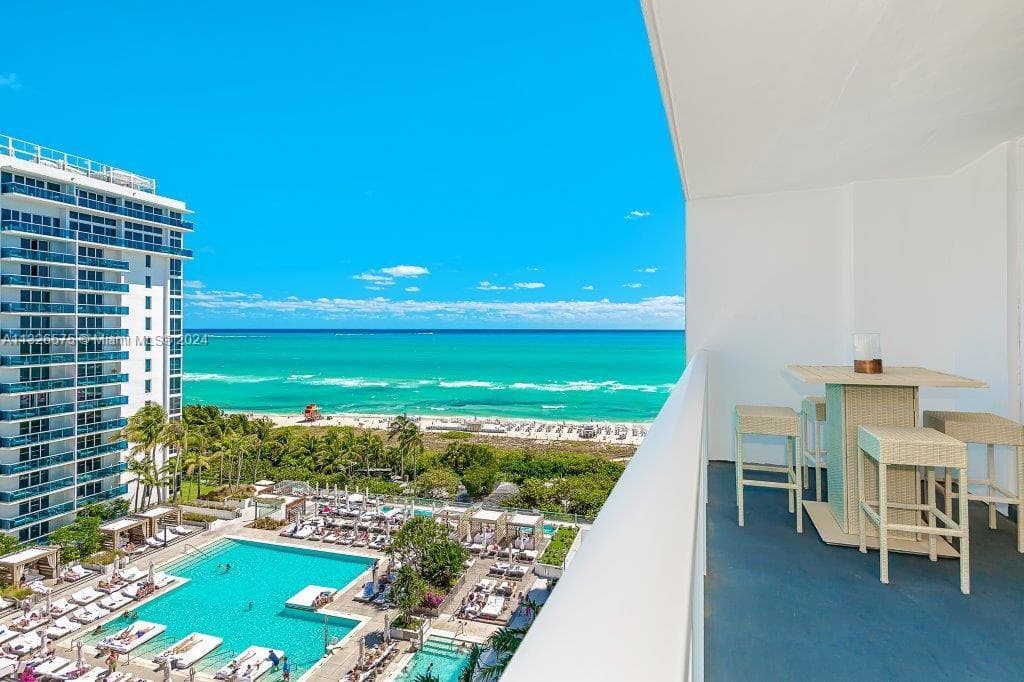 A11326575 — Miami Beach