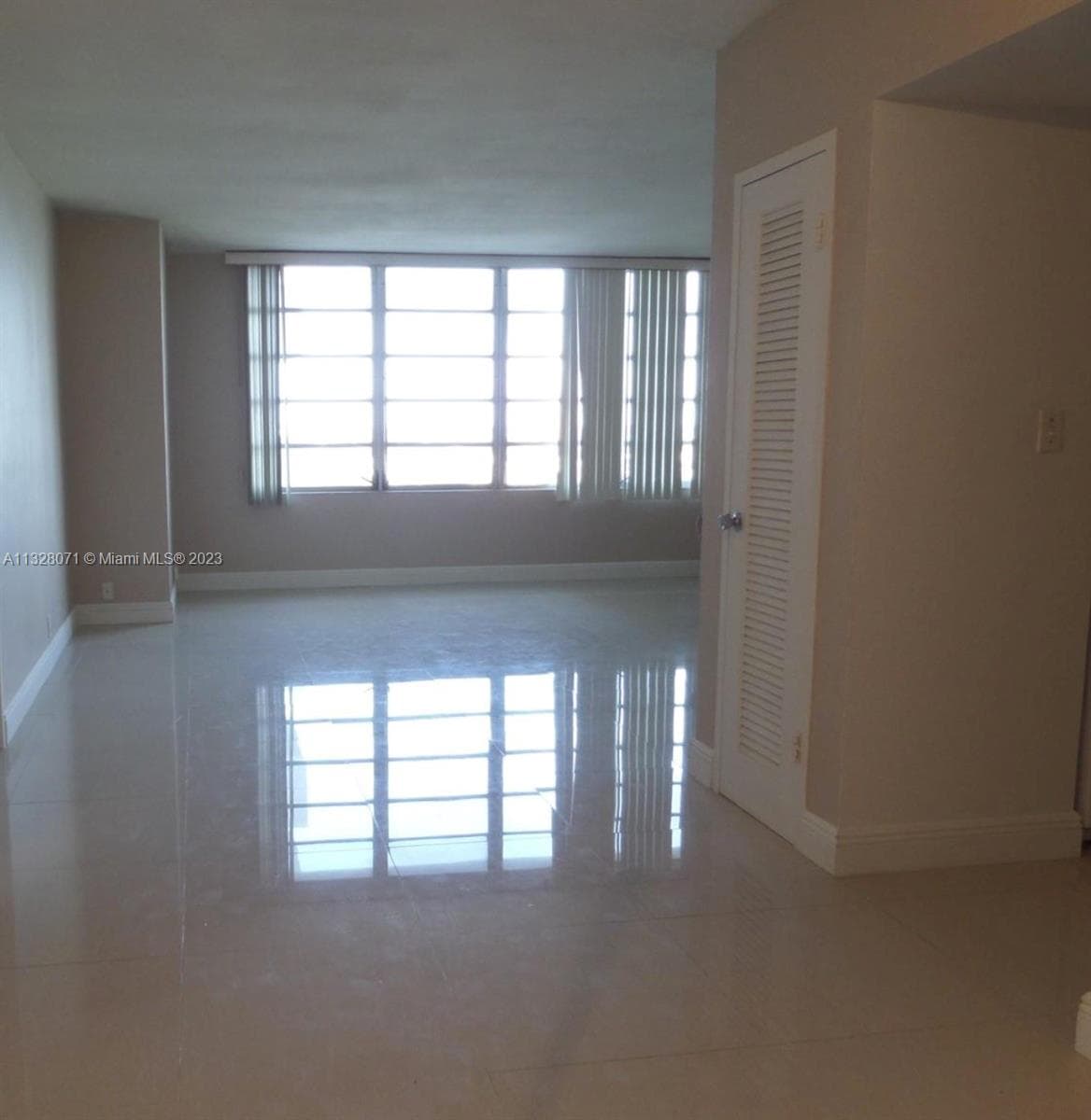 A11328071 — Miami Beach — 2