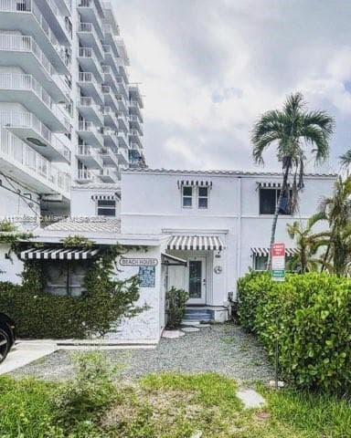 A11335653 — Miami Beach