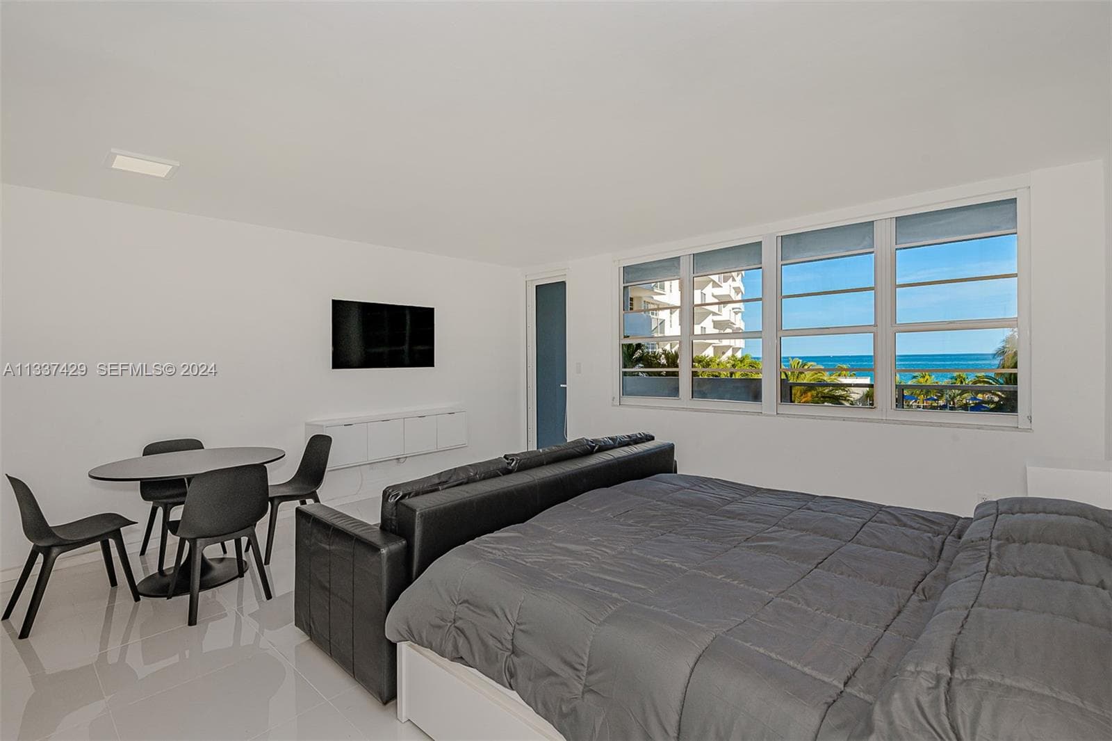 A11337429 — Miami Beach — 3
