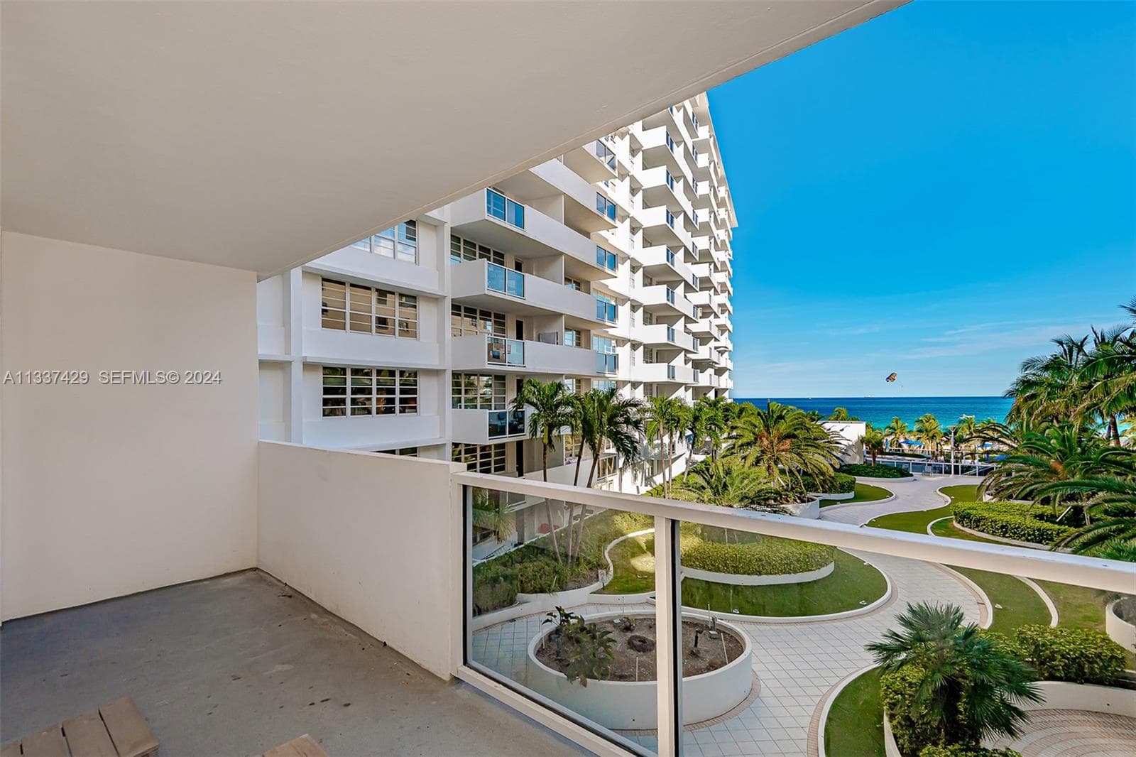 A11337429 — Miami Beach