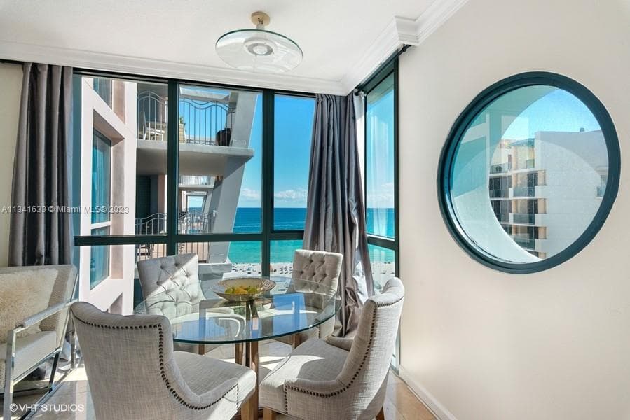 A11341633 — Miami Beach