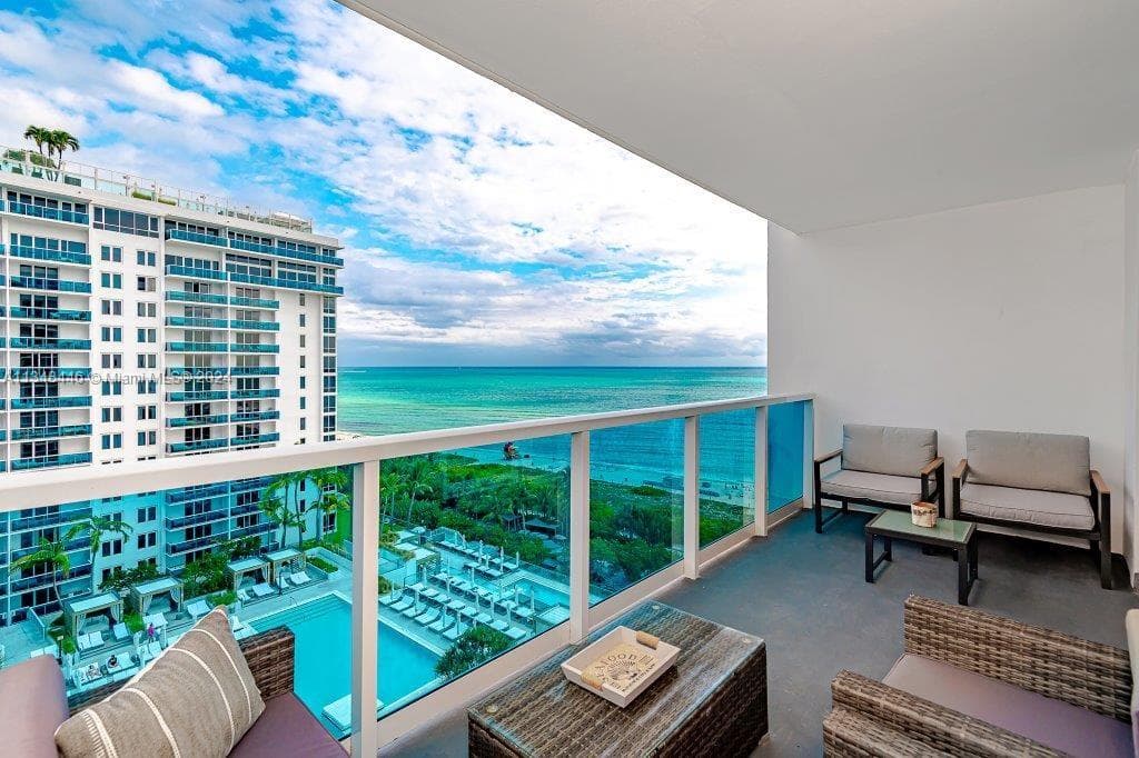 A11348446 — Miami Beach