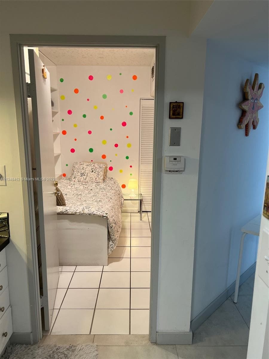 A11348452 — Miami Beach — 28