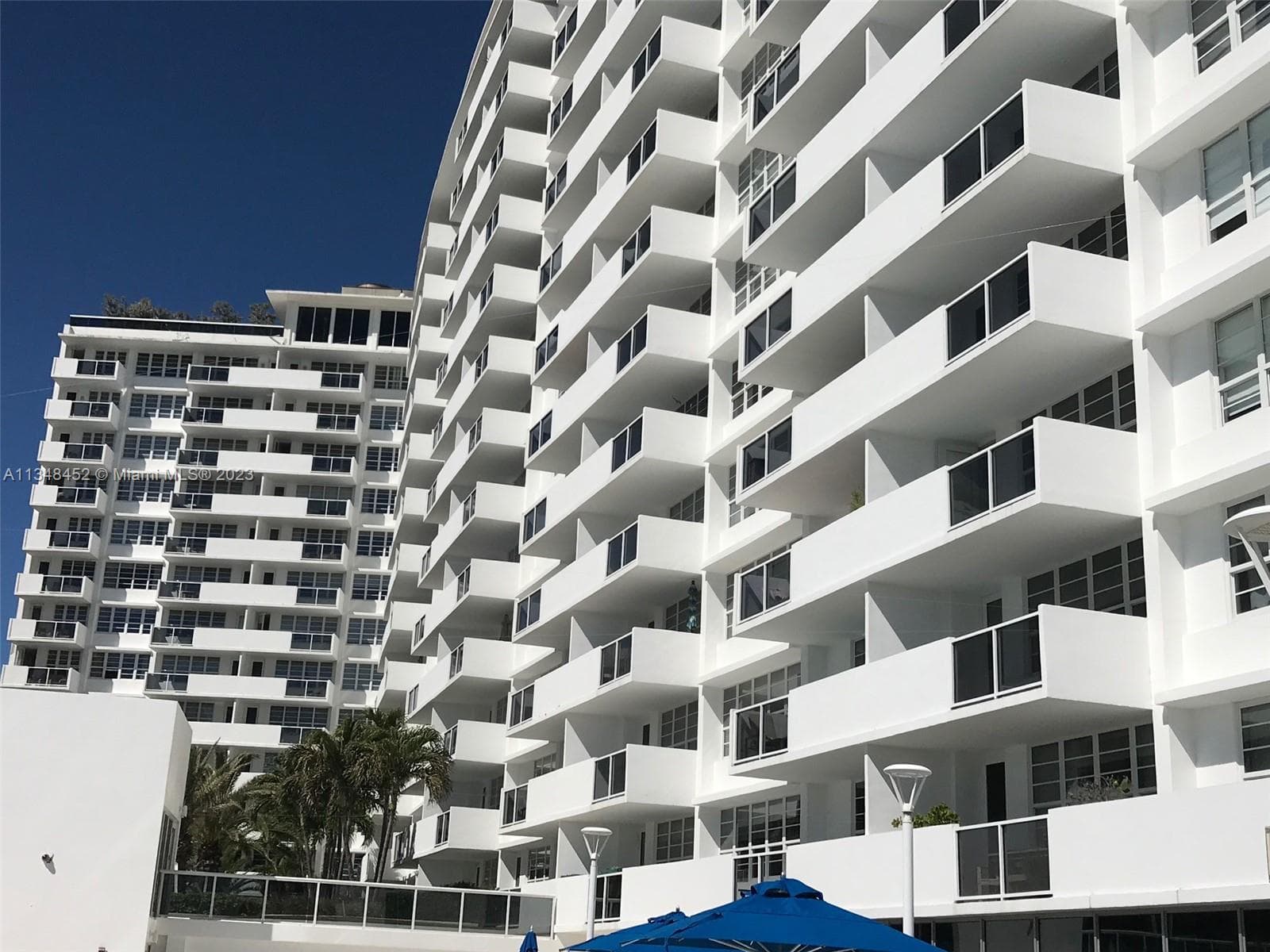 A11348452 — Miami Beach — 68