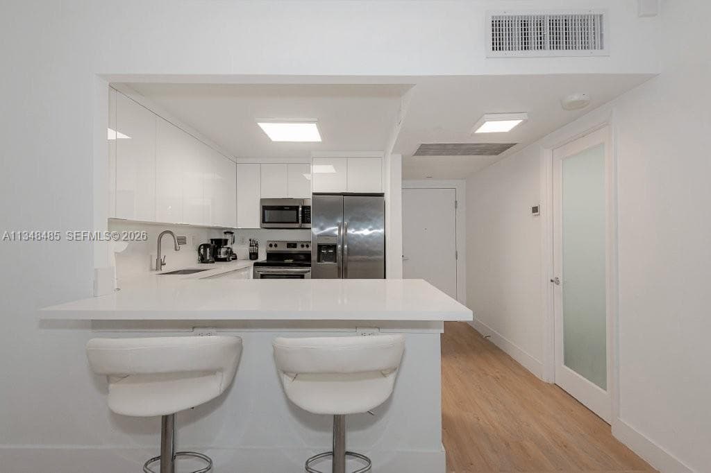 A11348485 — Miami Beach — 23