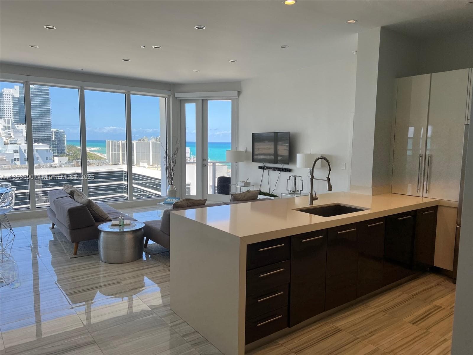 A11353590 — Miami Beach — 6