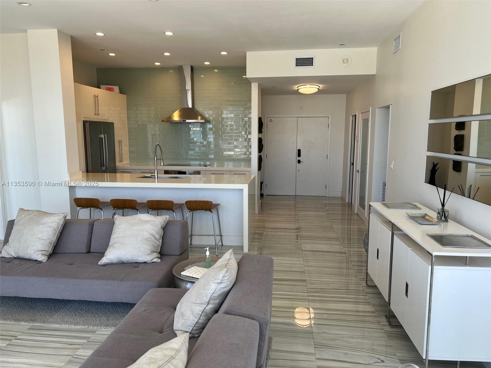 A11353590 — Miami Beach — 13