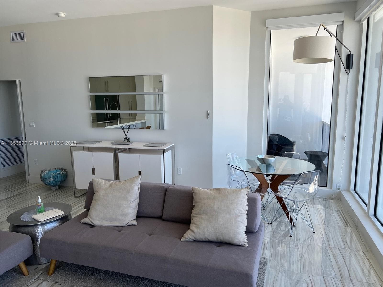 A11353590 — Miami Beach — 16