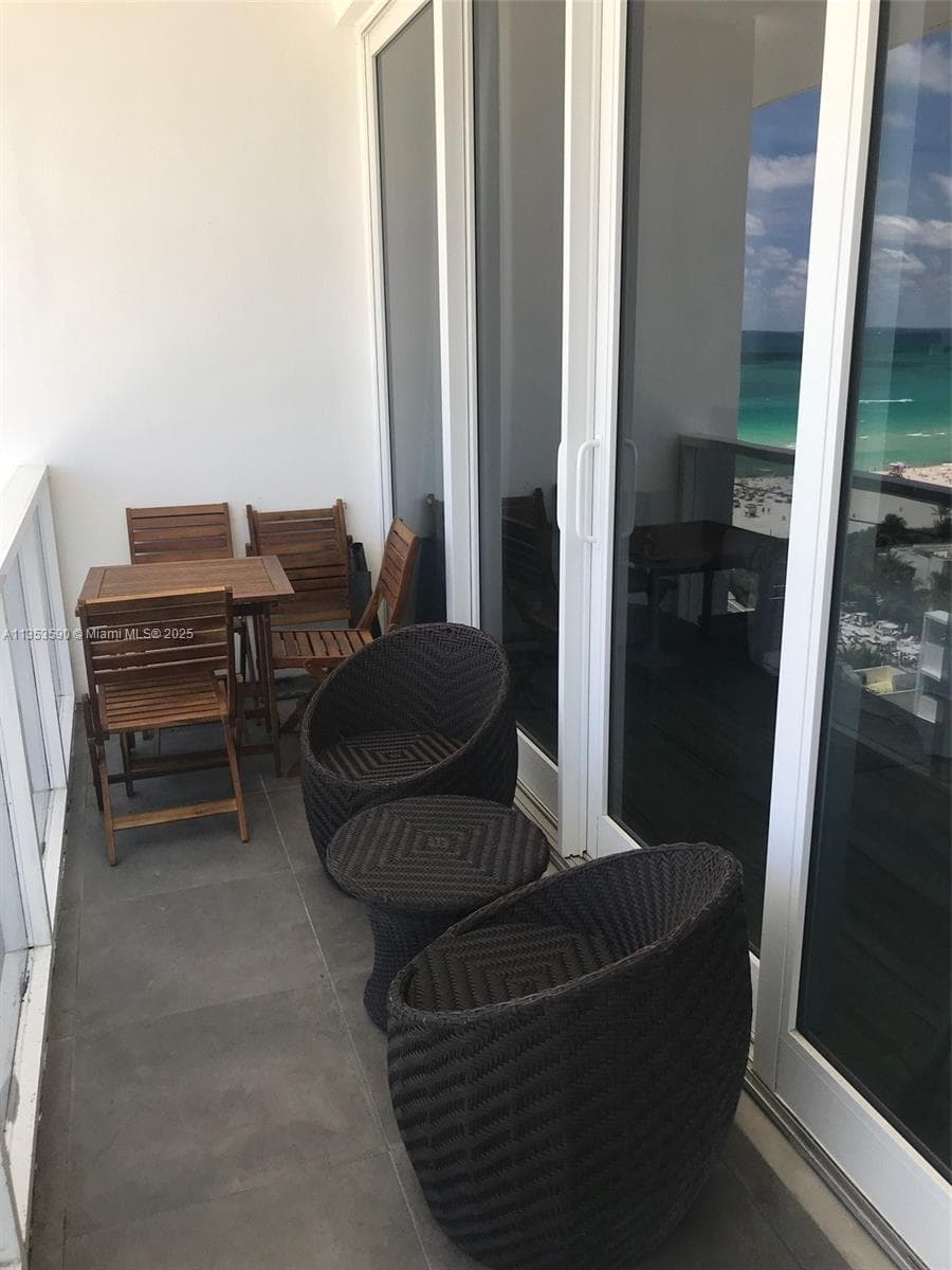A11353590 — Miami Beach — 26