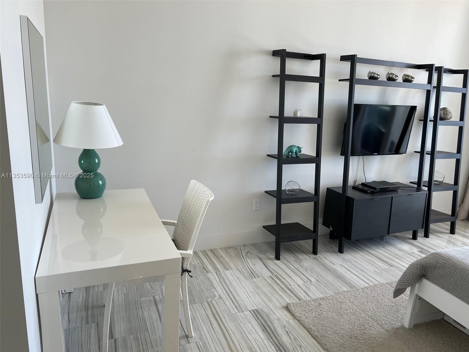 A11353590 — Miami Beach — 36