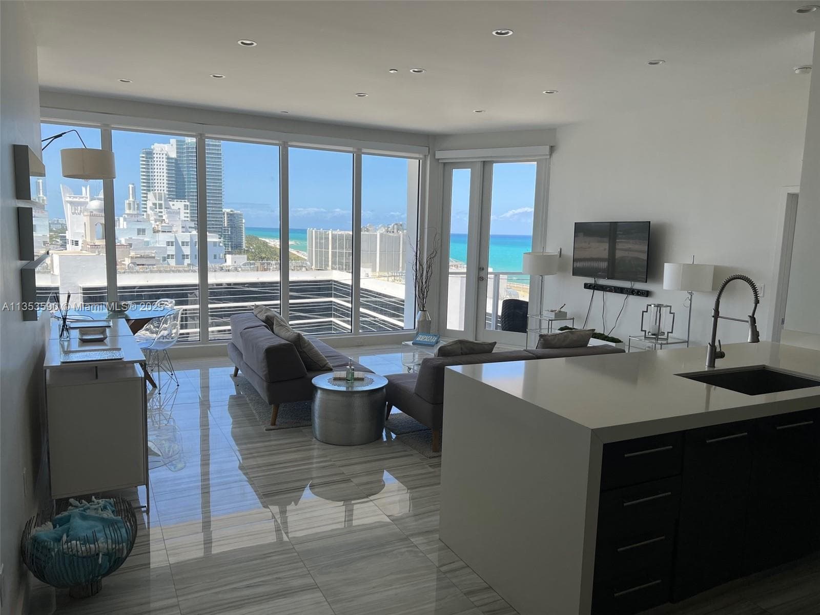 A11353590 — Miami Beach