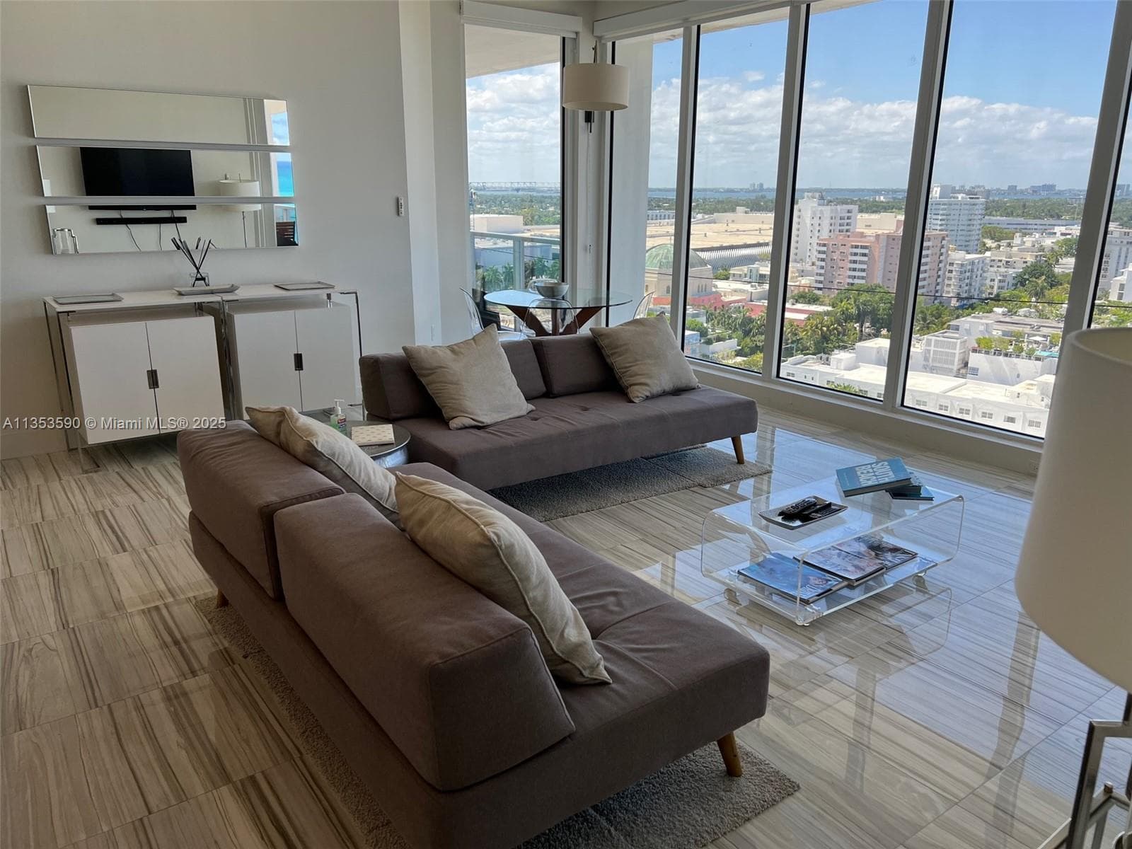 A11353590 — Miami Beach — 9