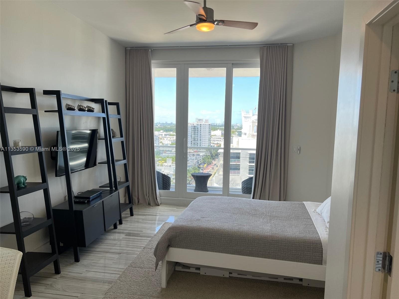 A11353590 — Miami Beach — 34