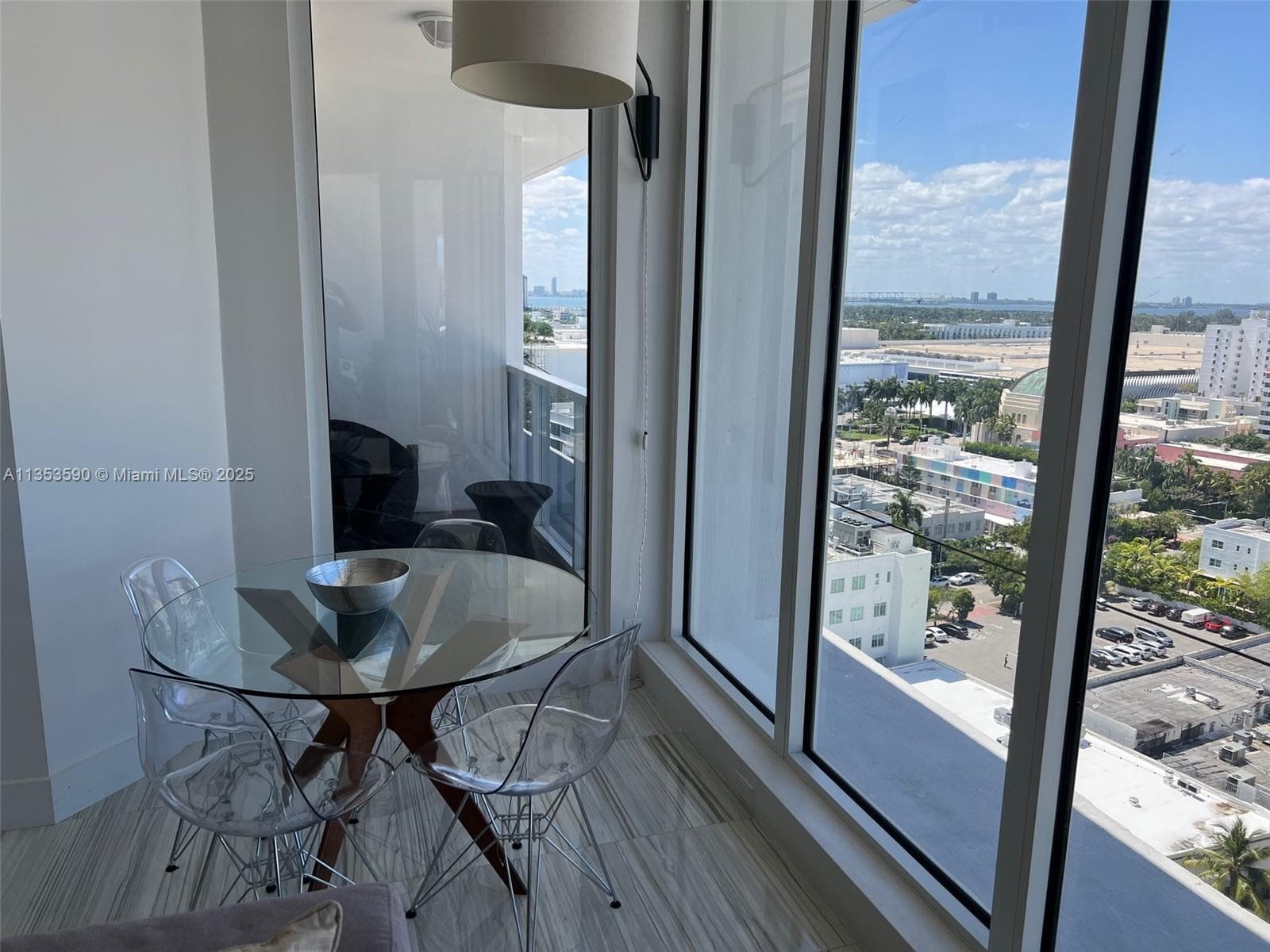 A11353590 — Miami Beach — 14