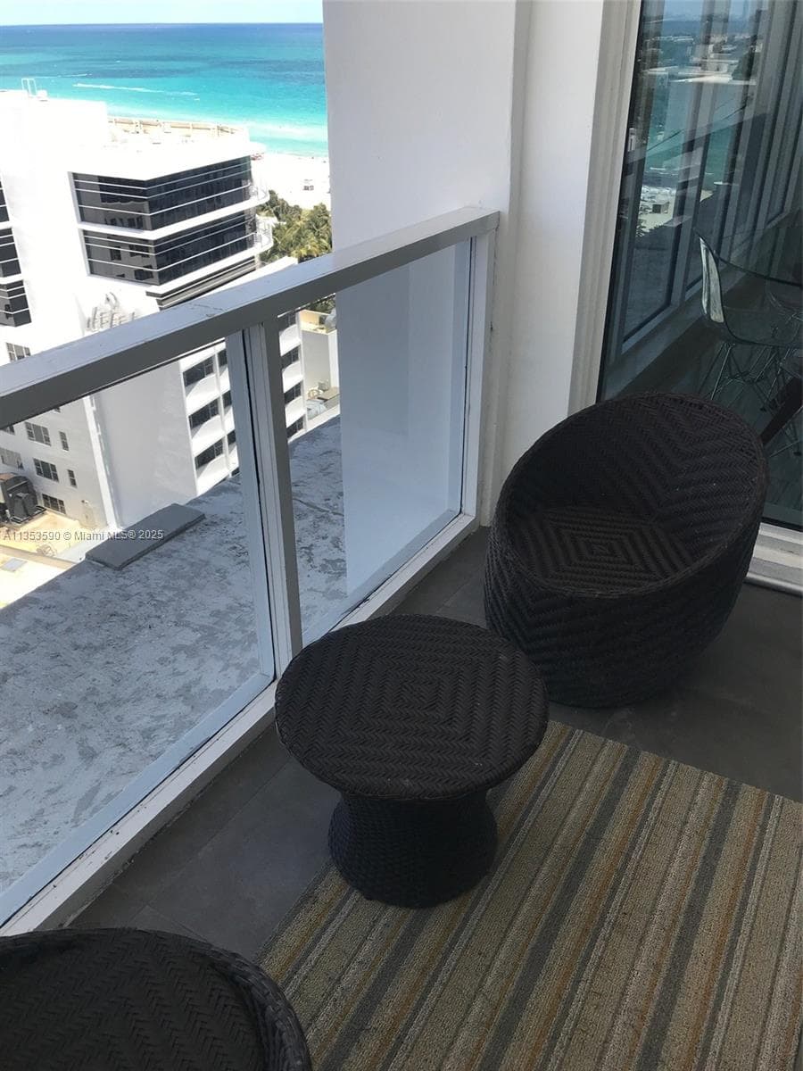 A11353590 — Miami Beach — 37