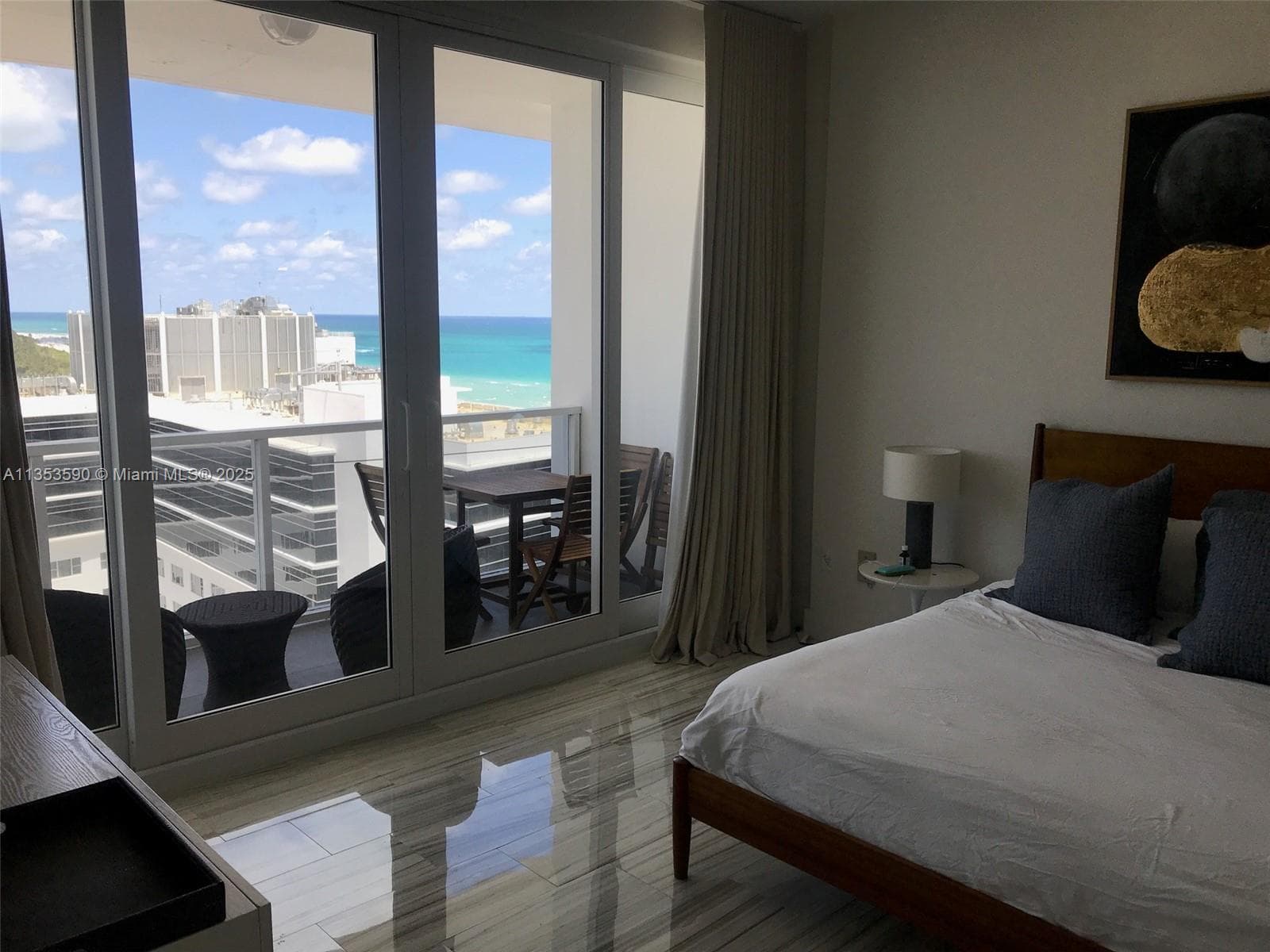 A11353590 — Miami Beach — 25