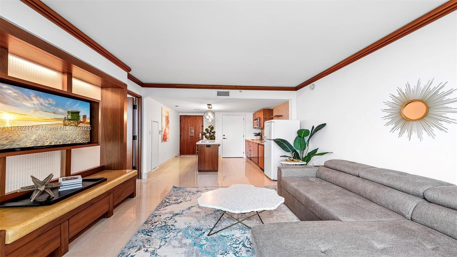 A11356247 — Miami Beach — 11